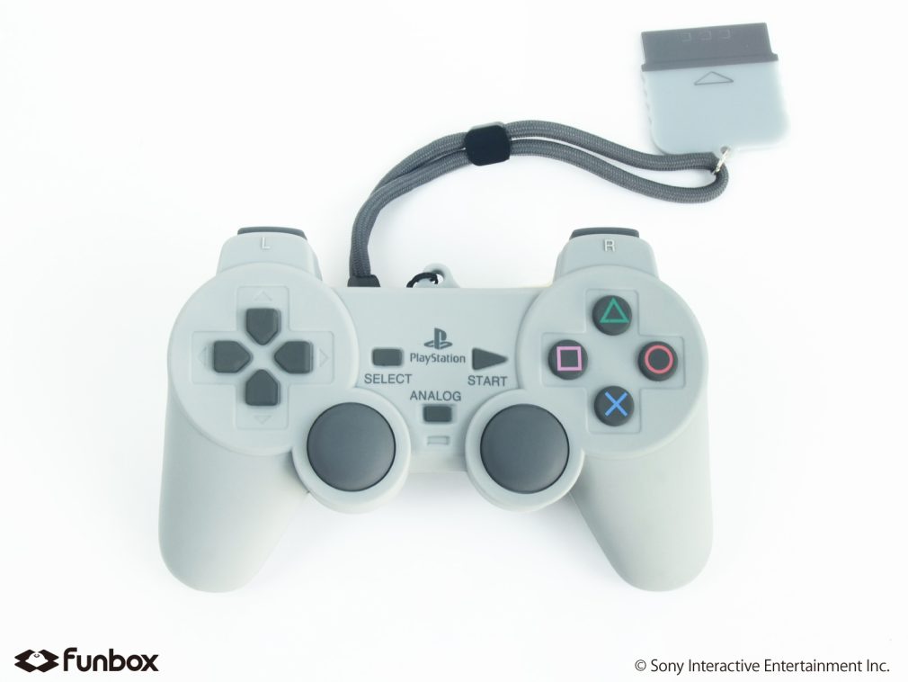 初代PlayStation™のコントローラを忠実に再現した「シリコーンポーチ DUALSHOCK」＜グレー＞